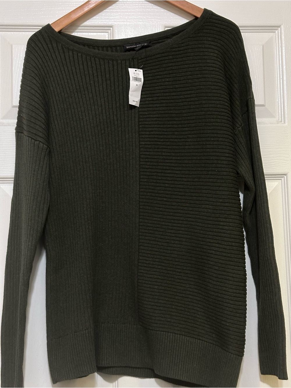 Banana Republic Dark Green Ribbed Sweater